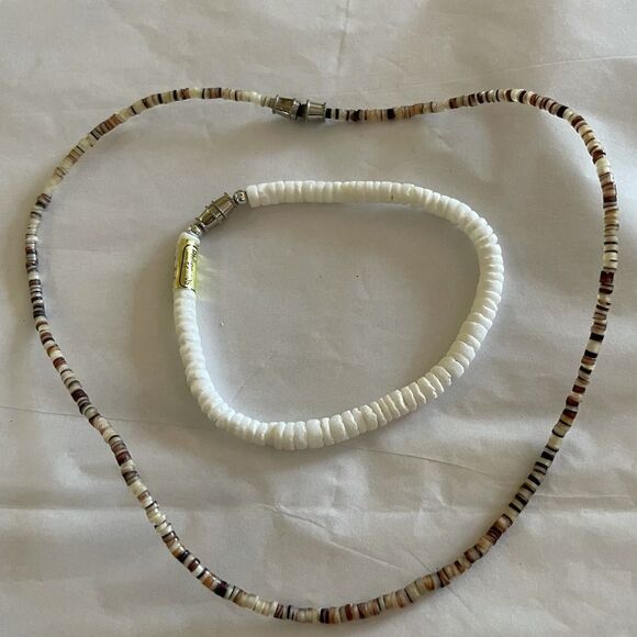 Bundle of shell necklace & Bracelet - Picture 1 of 1